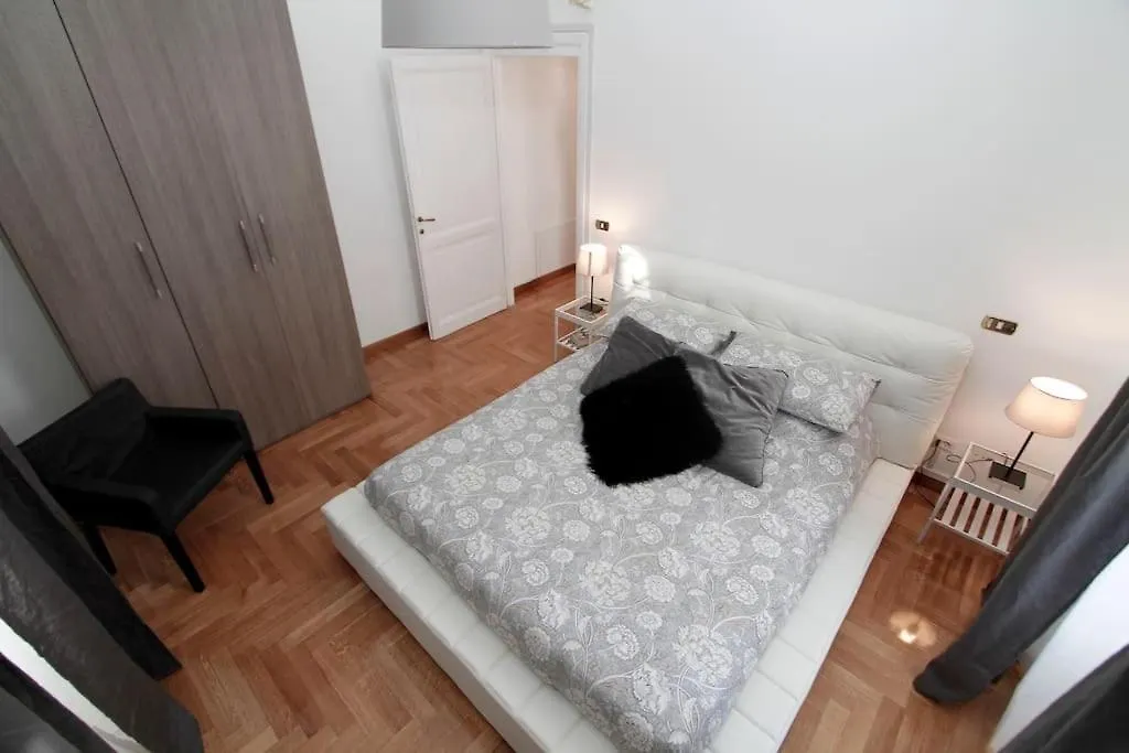 Properzio Lux, Una Fusione Di Eleganza E Prestigio Rome 0*,  Italy